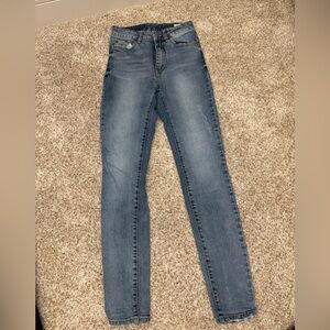 Womens light wash skinny jean
